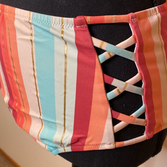 ๐ 2/$25 Target Shade & Shore Striped Bikini - Picture 3 of 7